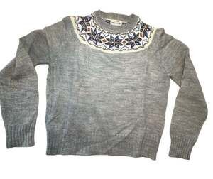 Vintage 1970s Gray Snowflake Sweater